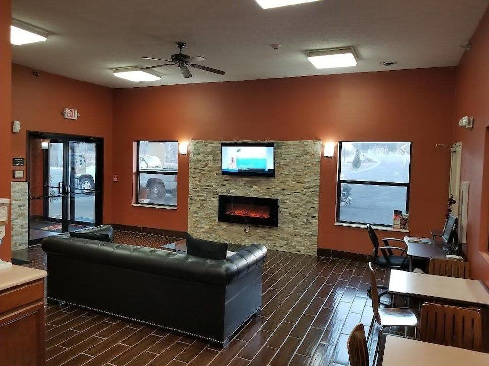 מלון Super 8 By Wyndham Bellefontaine מראה חיצוני תמונה