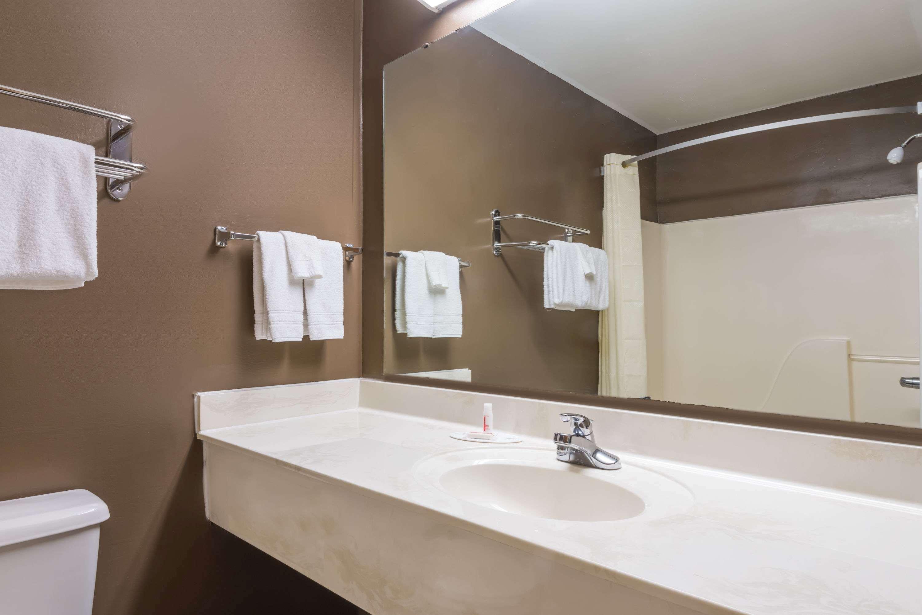 מלון Super 8 By Wyndham Bellefontaine מראה חיצוני תמונה