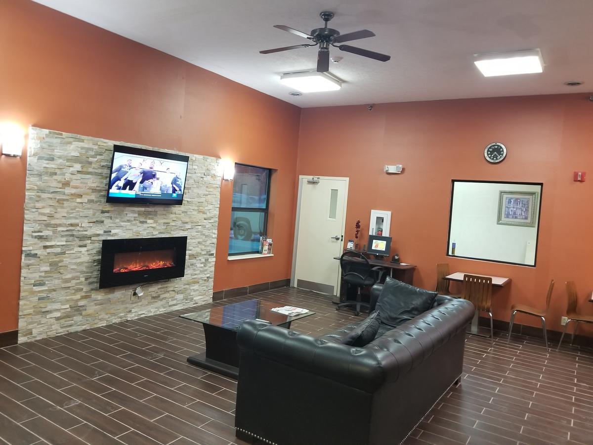 מלון Super 8 By Wyndham Bellefontaine מראה חיצוני תמונה