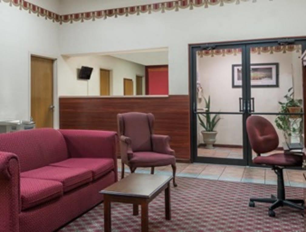 מלון Super 8 By Wyndham Bellefontaine מראה חיצוני תמונה