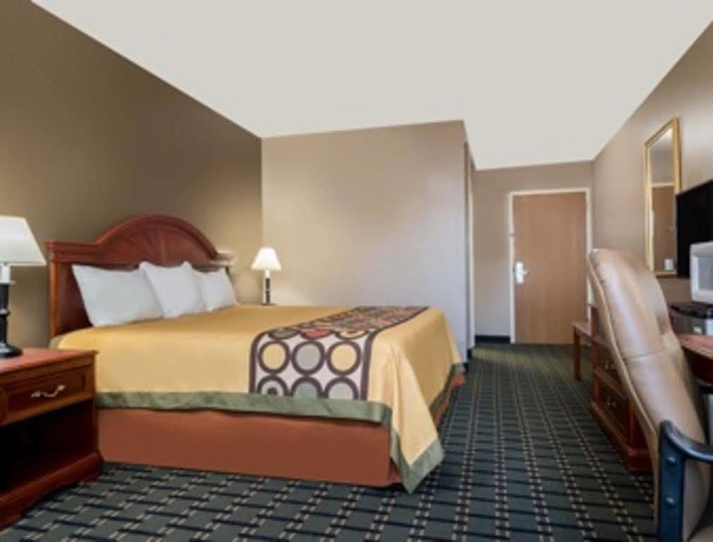 מלון Super 8 By Wyndham Bellefontaine מראה חיצוני תמונה