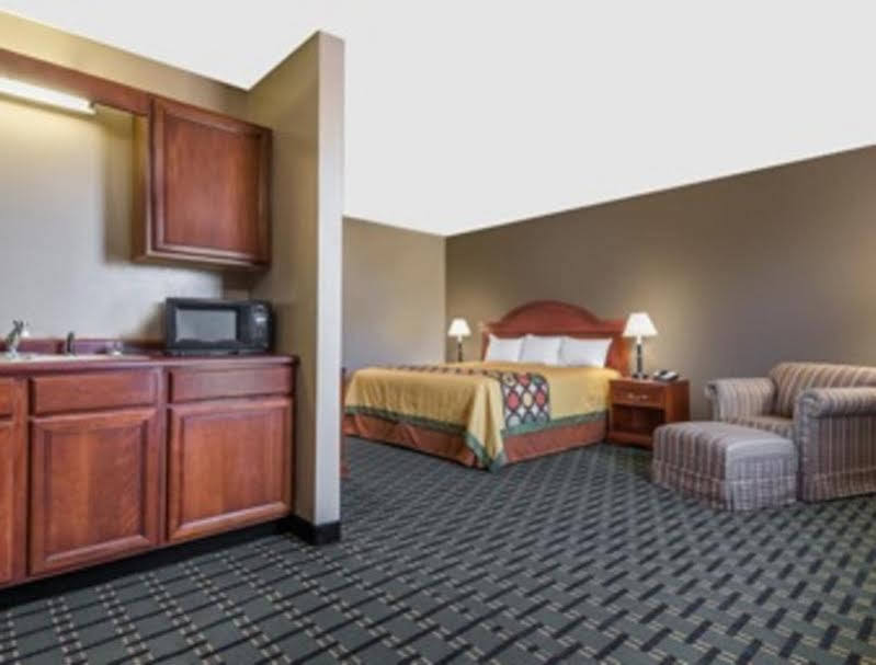 מלון Super 8 By Wyndham Bellefontaine מראה חיצוני תמונה